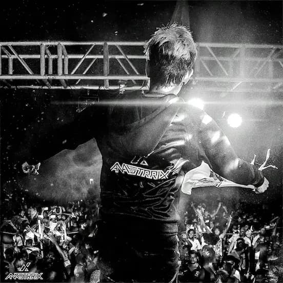 DJ Anastrrix live performance